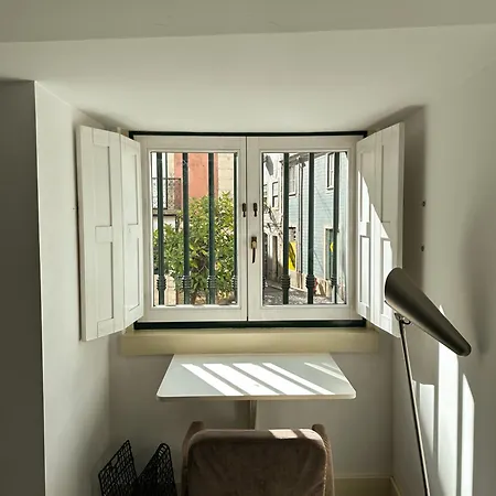 S. Bento W/ Garage * Lisbon